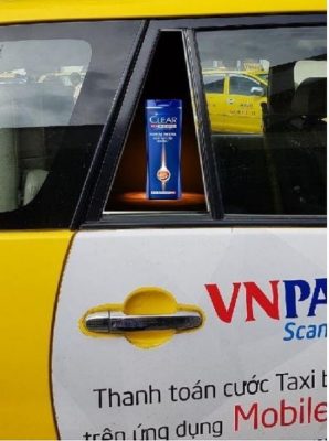 quảng cáo trên ô kính cửa xe vina taxi